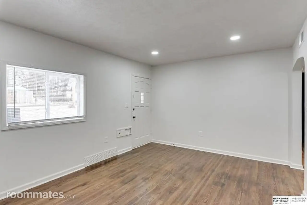 Profile photo 9 of 12