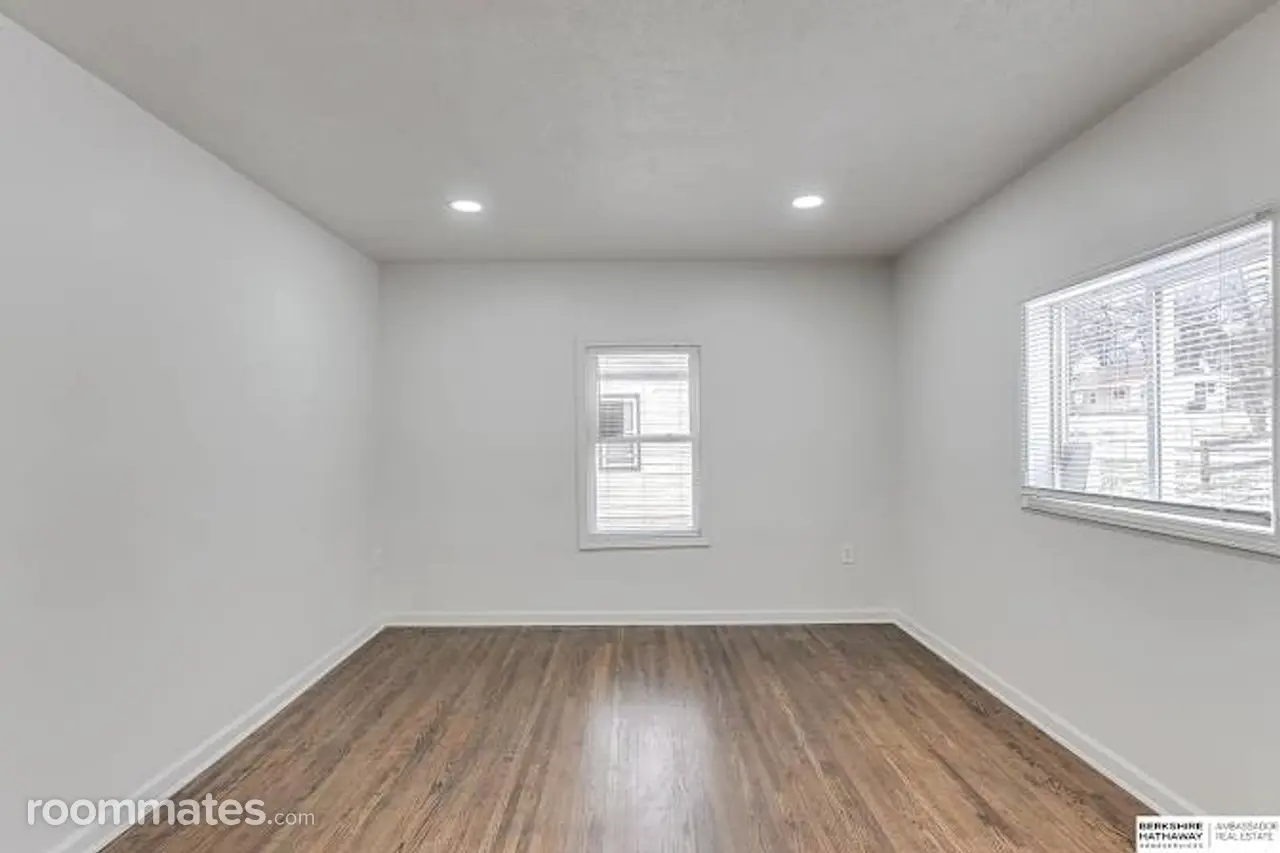 Profile photo 10 of 12