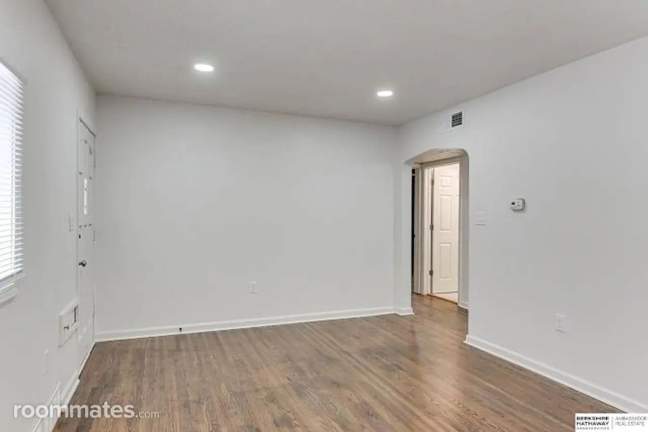 Profile photo 7 of 12