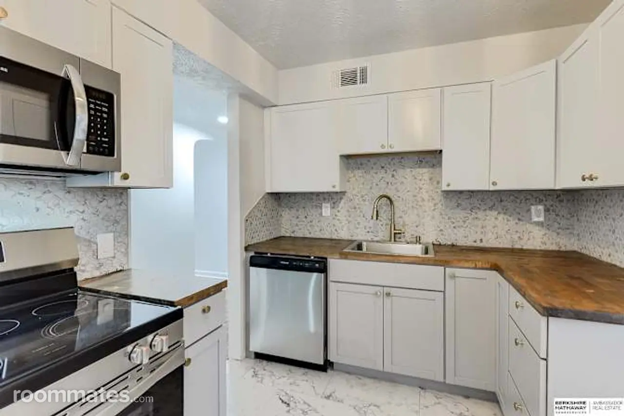 Profile photo 5 of 12