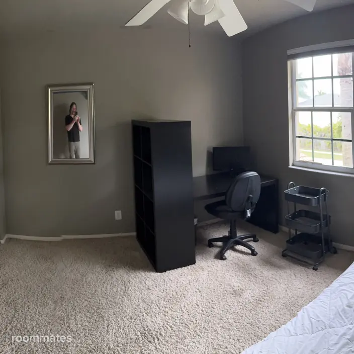 Room for rent in Boynton Beach, FL $1100, house