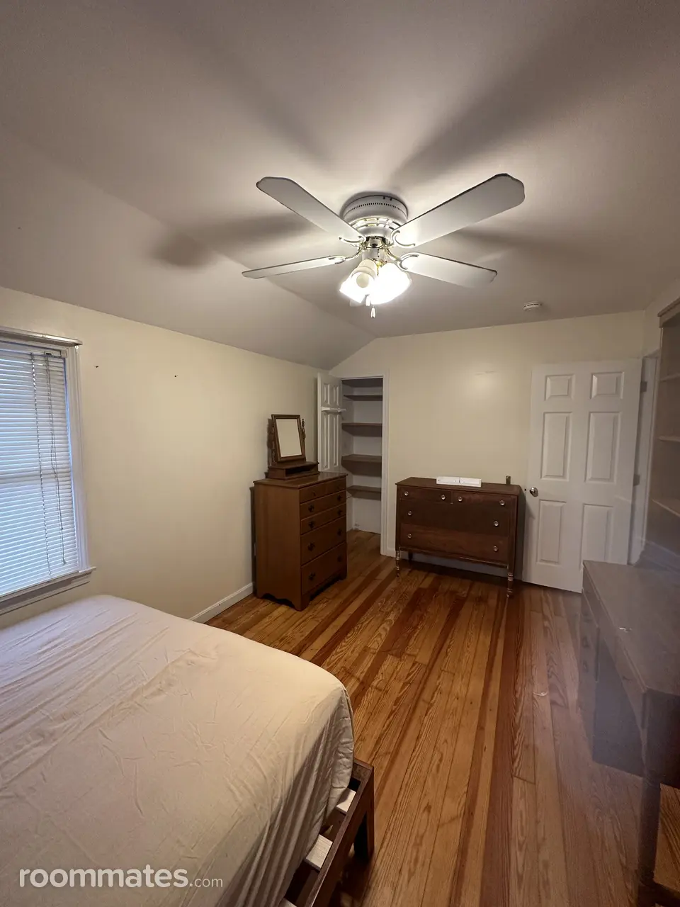 Profile photo 5 of 9