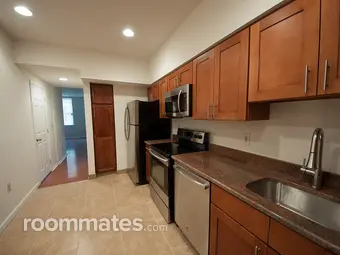 Room for rent in Philadelphia, PA $610, house