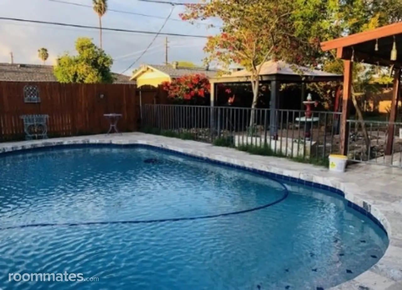 Profile photo 4 of 5