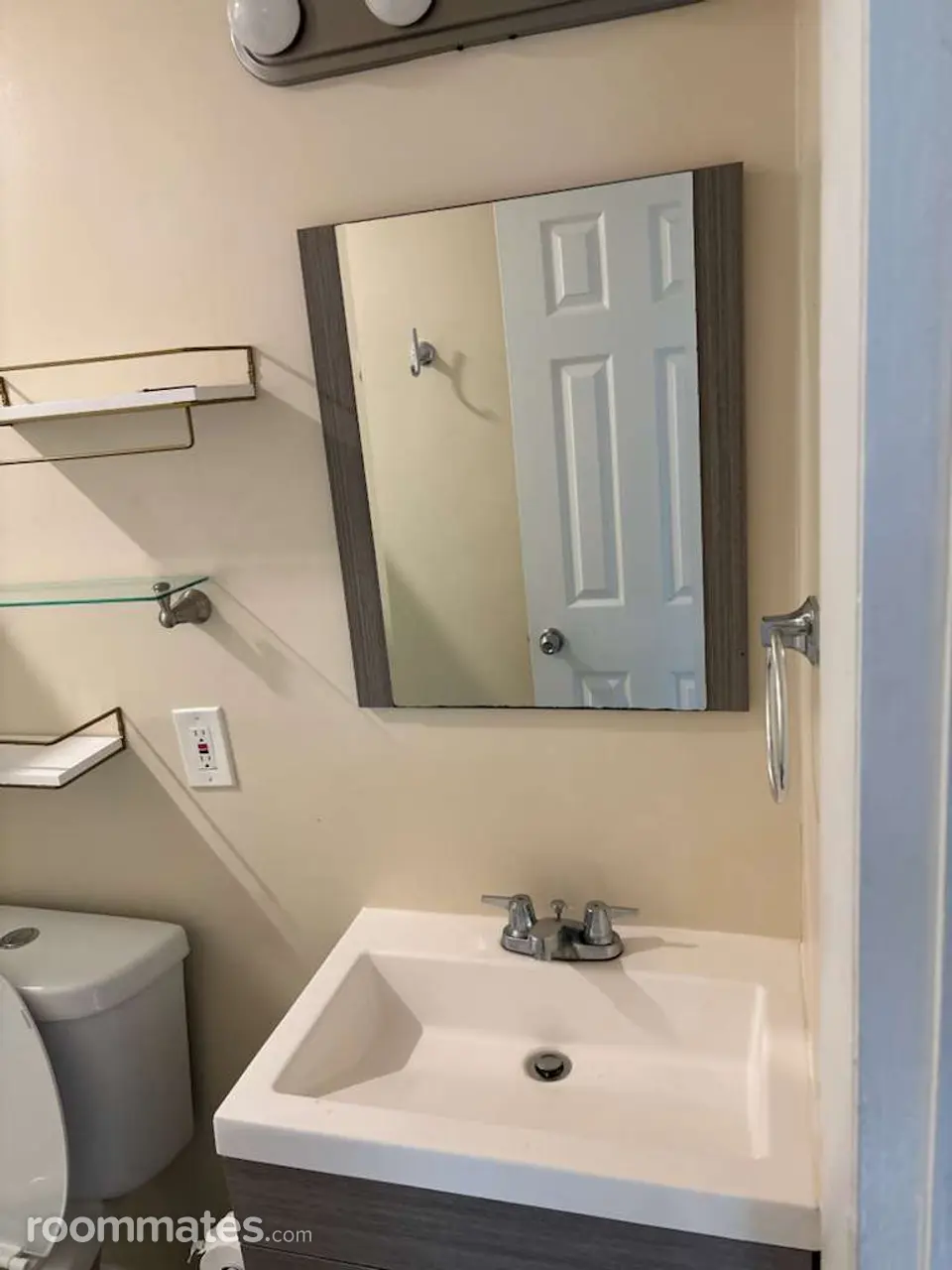 Profile photo 3 of 6