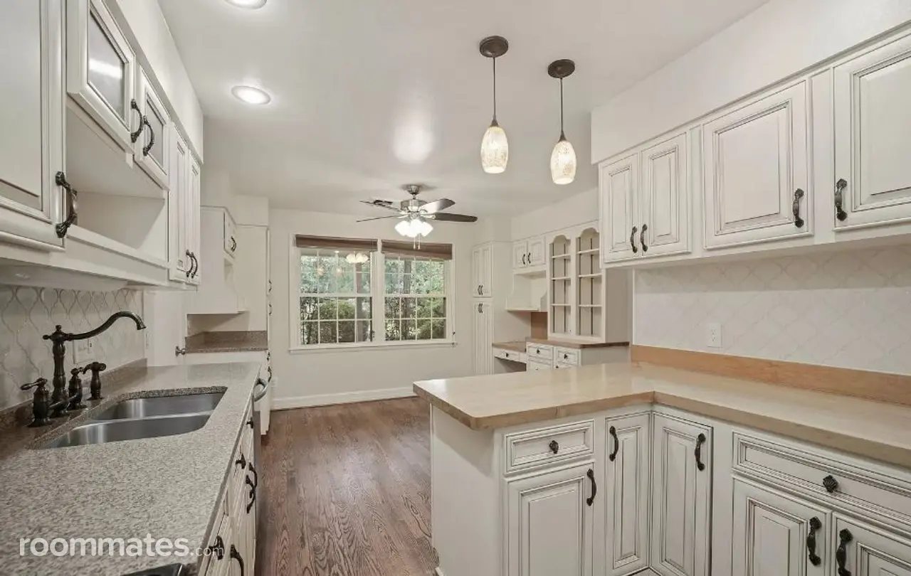 Profile photo 5 of 6