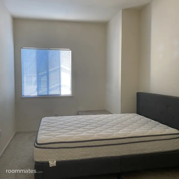 Room for rent in Novato, CA $1350, townhouse