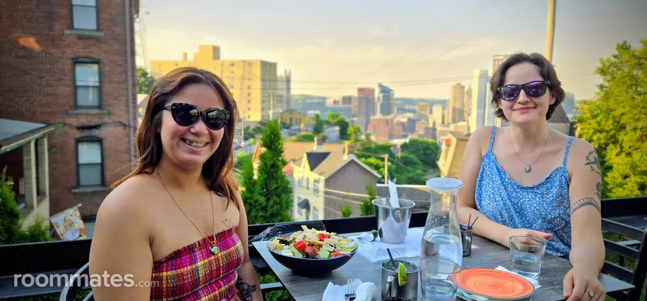 Profile photo 4 of 10