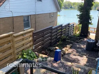 Room for rent in Island Lake, IL $700, house