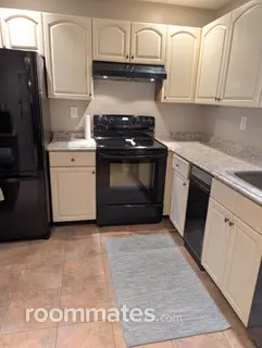 Room for rent in Warwick, RI $1100, condo