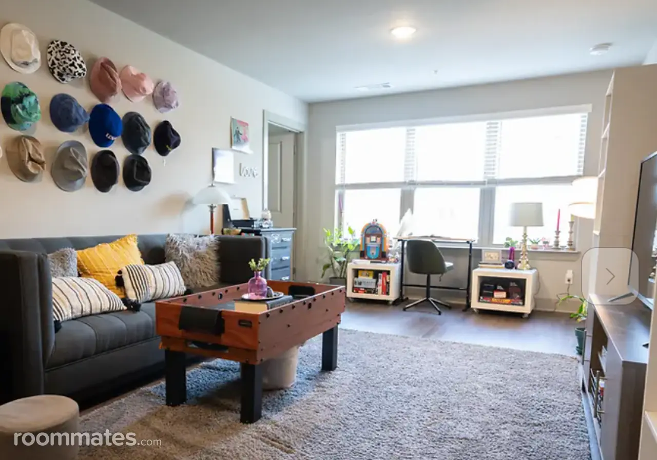 Profile photo 3 of 7