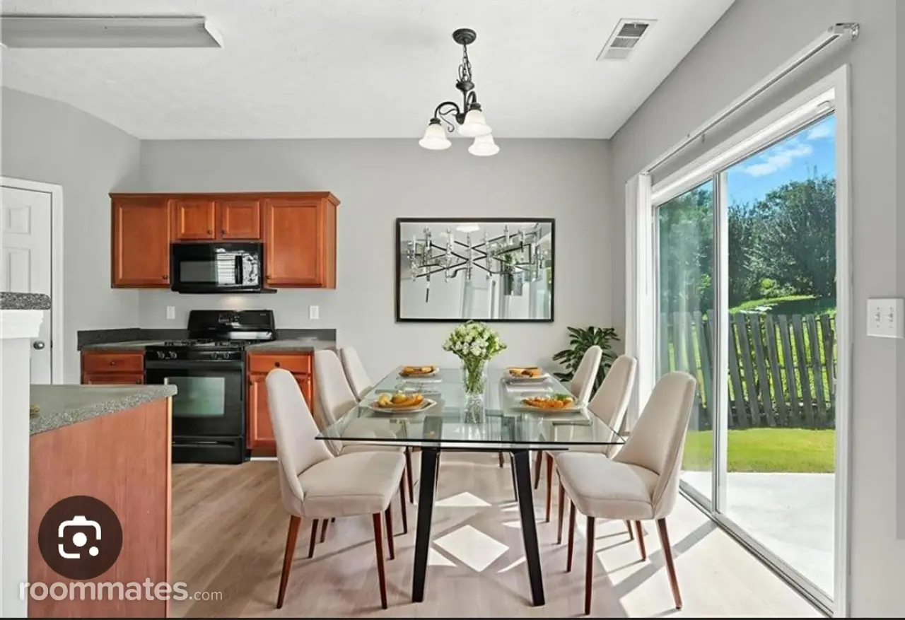 Profile photo 5 of 11