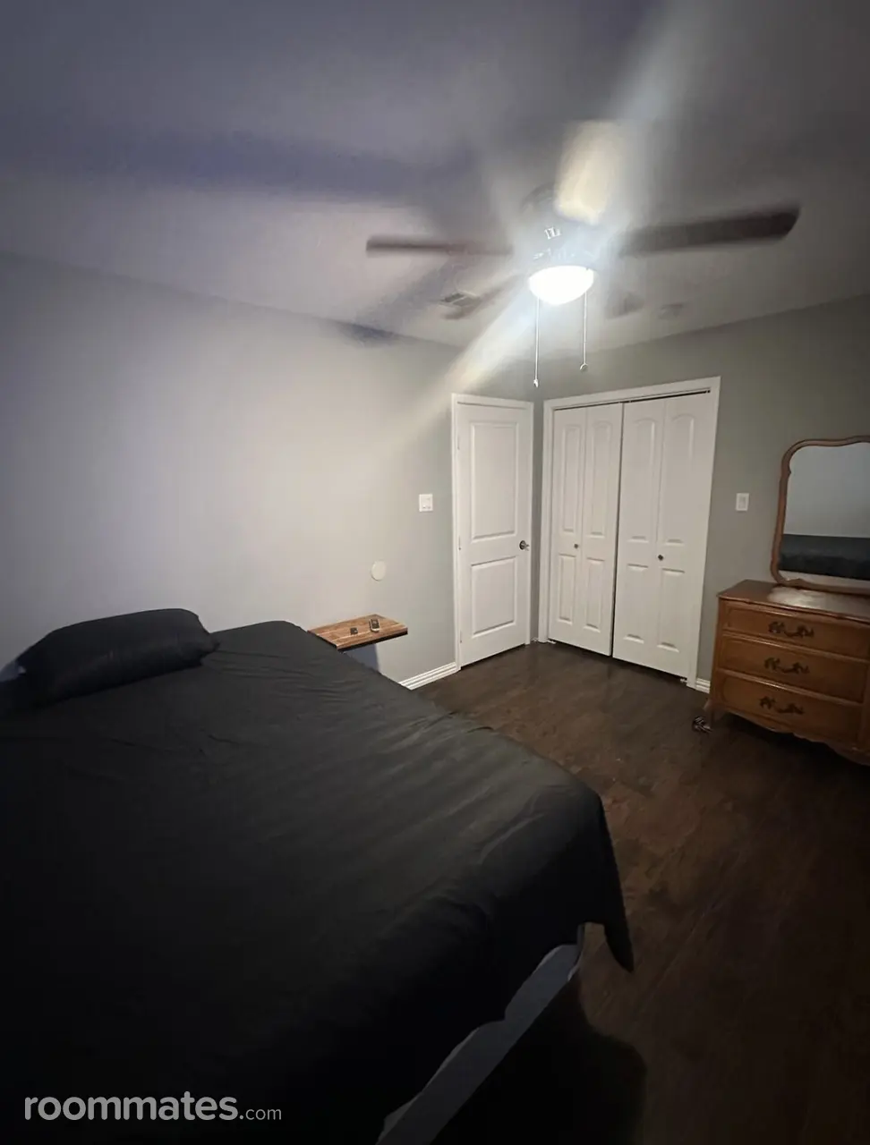 Profile photo 3 of 11