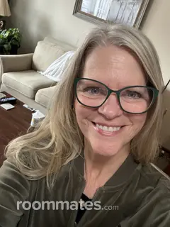 Roommate looking Leawood, KS, $1300