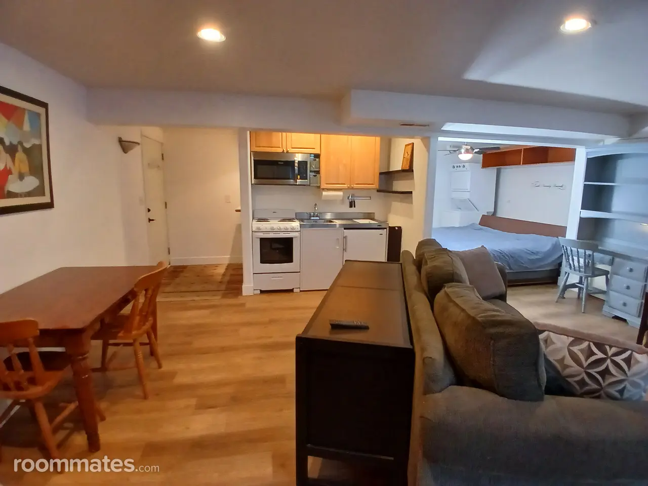 Profile photo 4 of 10