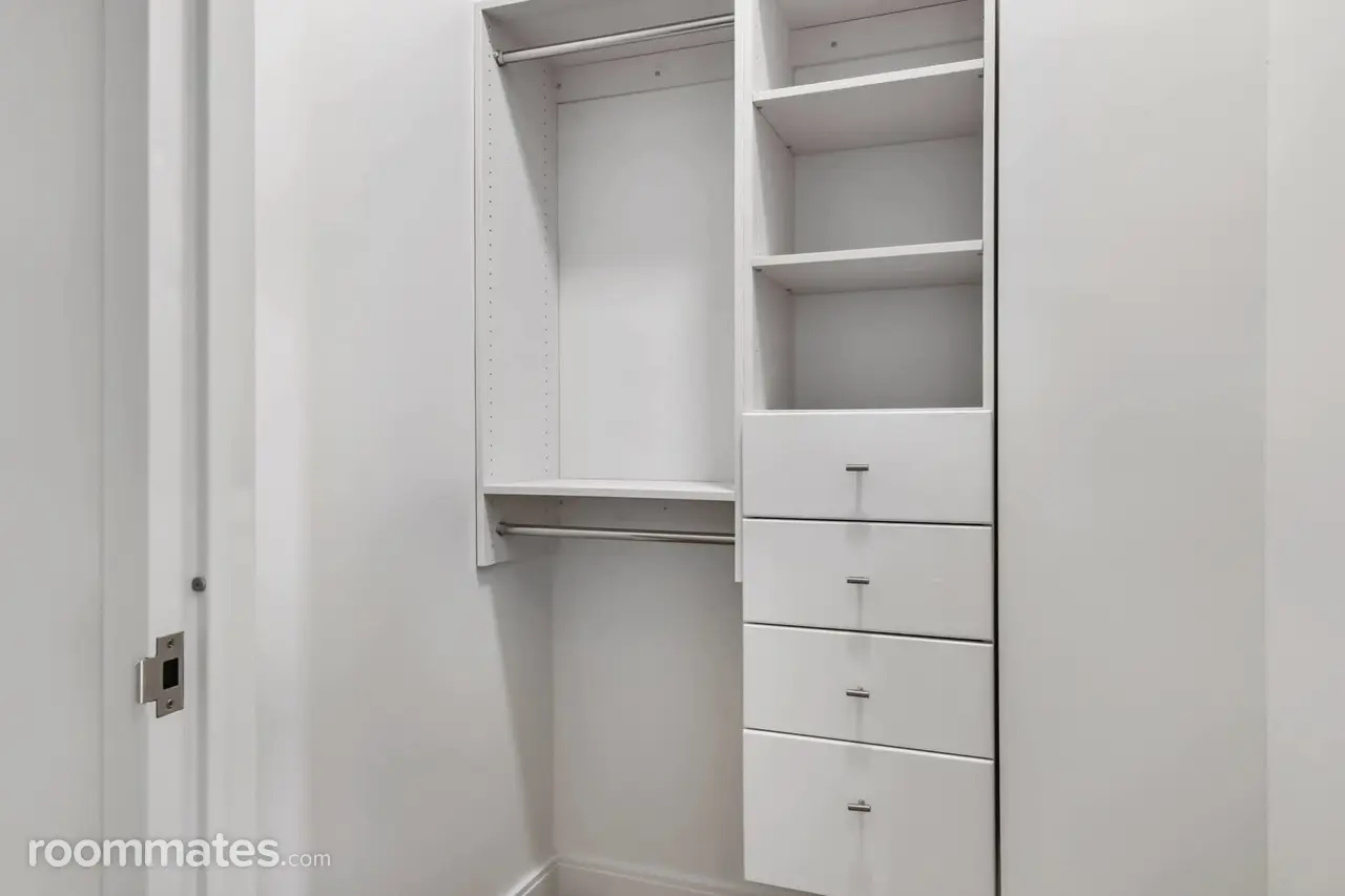 Profile photo 8 of 11