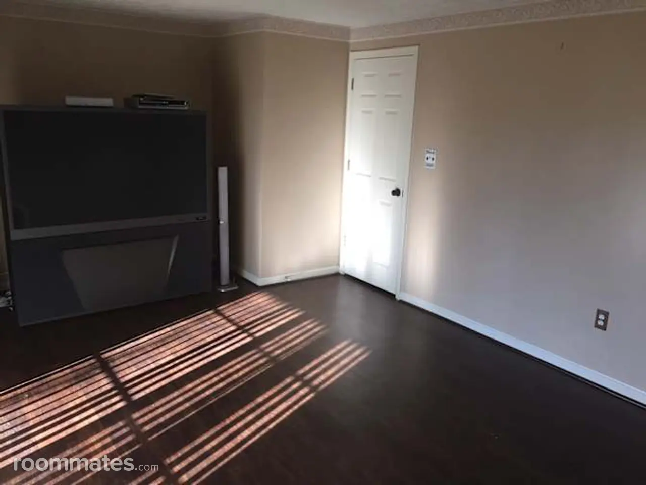 Profile photo 3 of 6