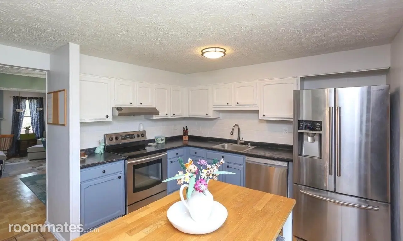 Profile photo 3 of 9