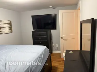 Room for rent in Runnemede, NJ $900, house