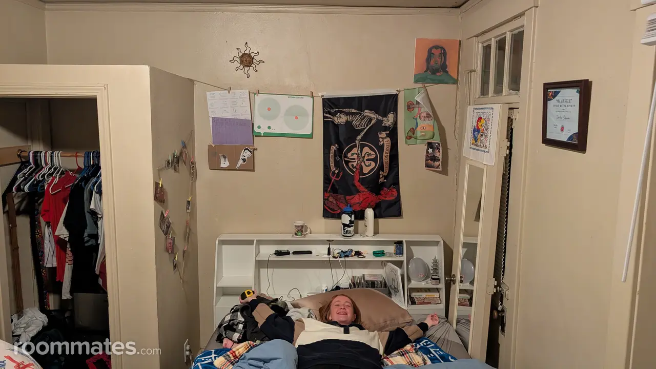 Profile photo 8 of 11