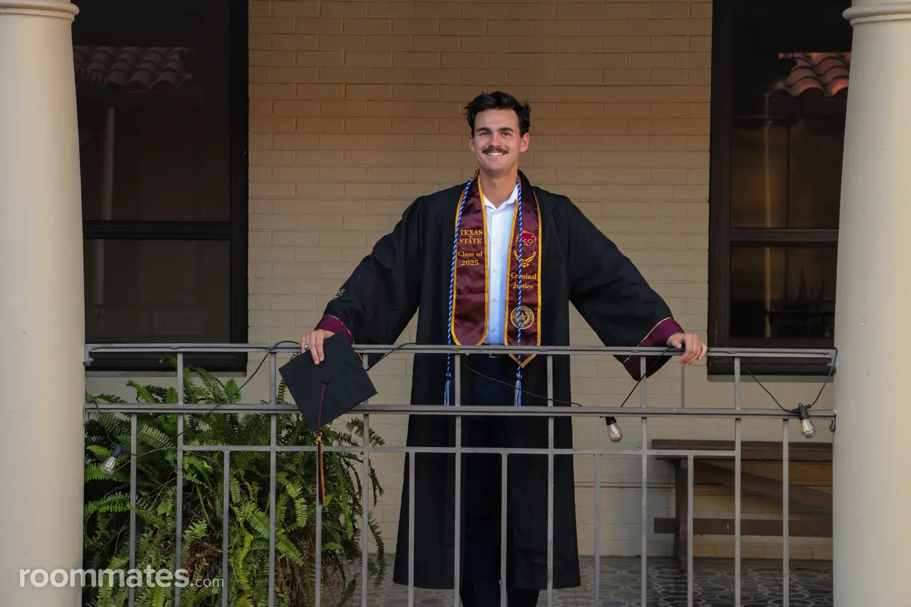 Profile photo 9 of 9