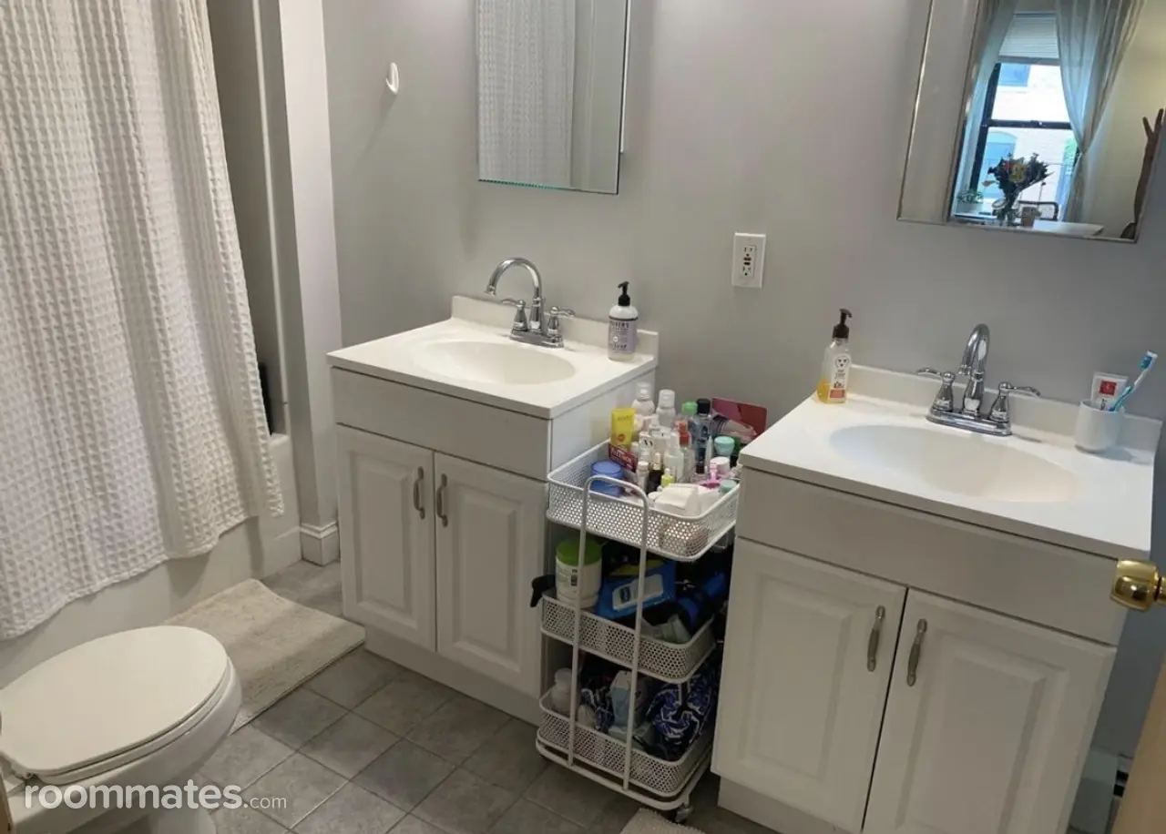 Profile photo 9 of 13