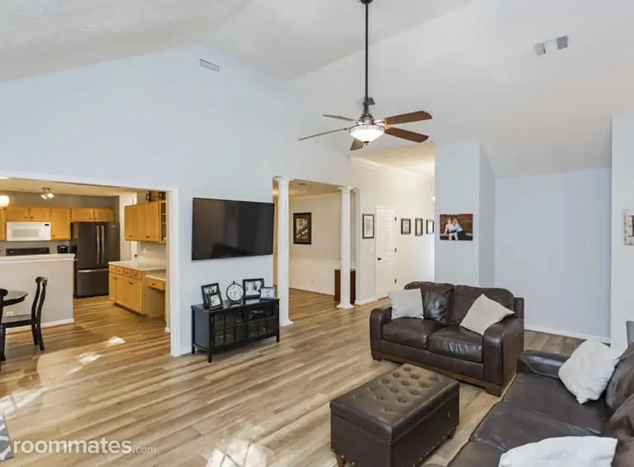 Profile photo 5 of 9