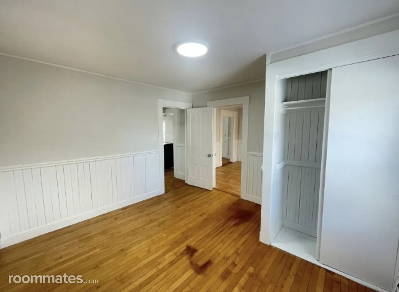 Profile photo 4 of 10