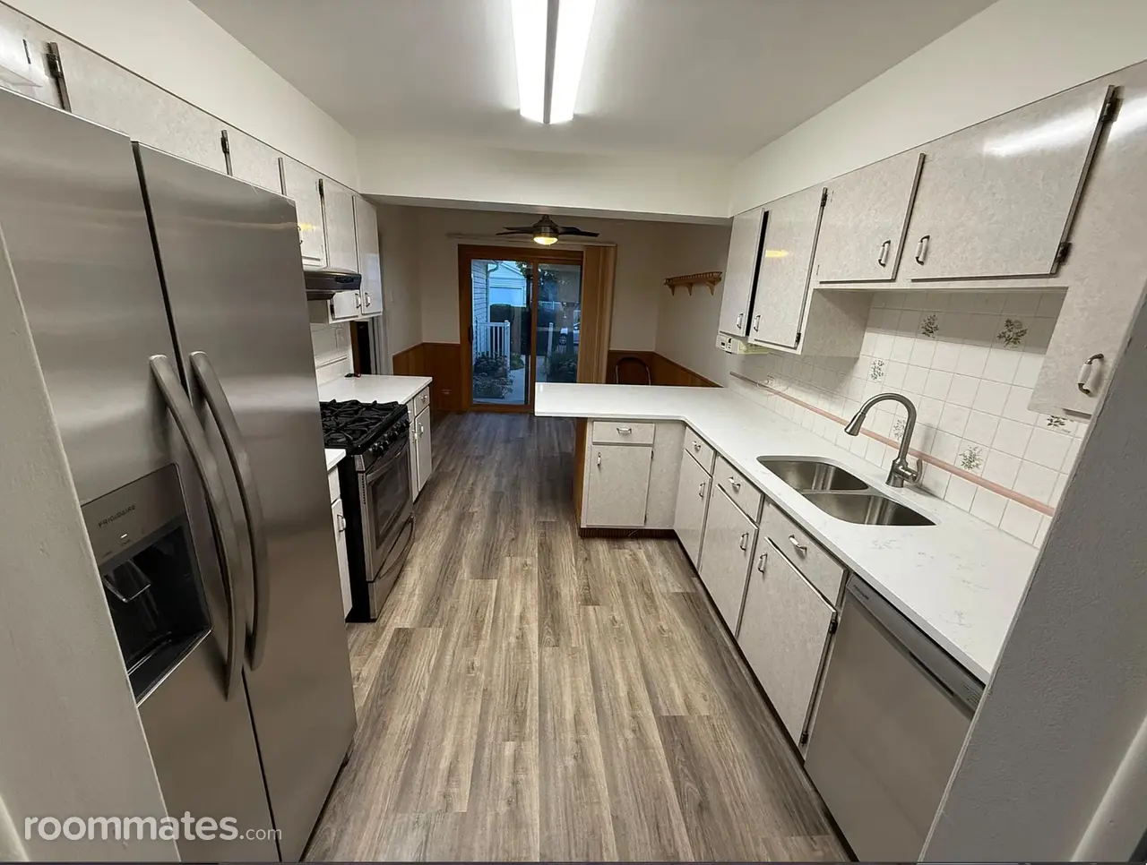 Profile photo 3 of 4