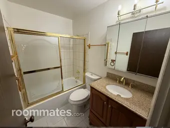 Room for rent in Schaumburg, IL $1200, house