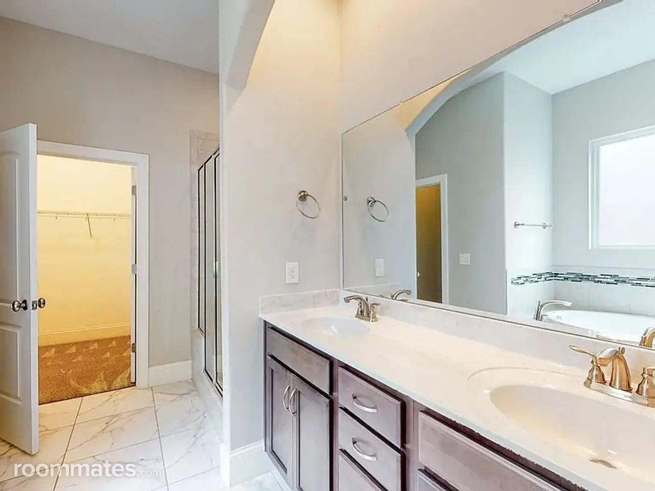 Profile photo 5 of 11