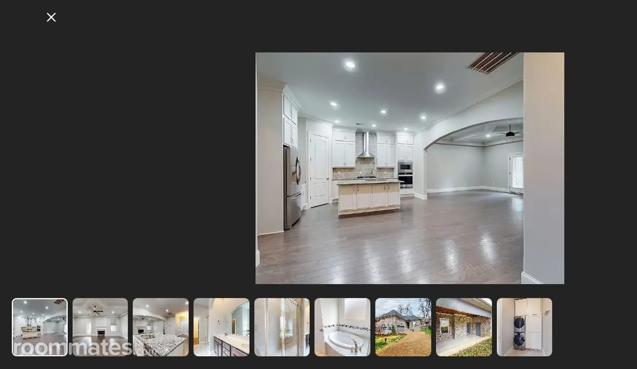 Profile photo 8 of 11