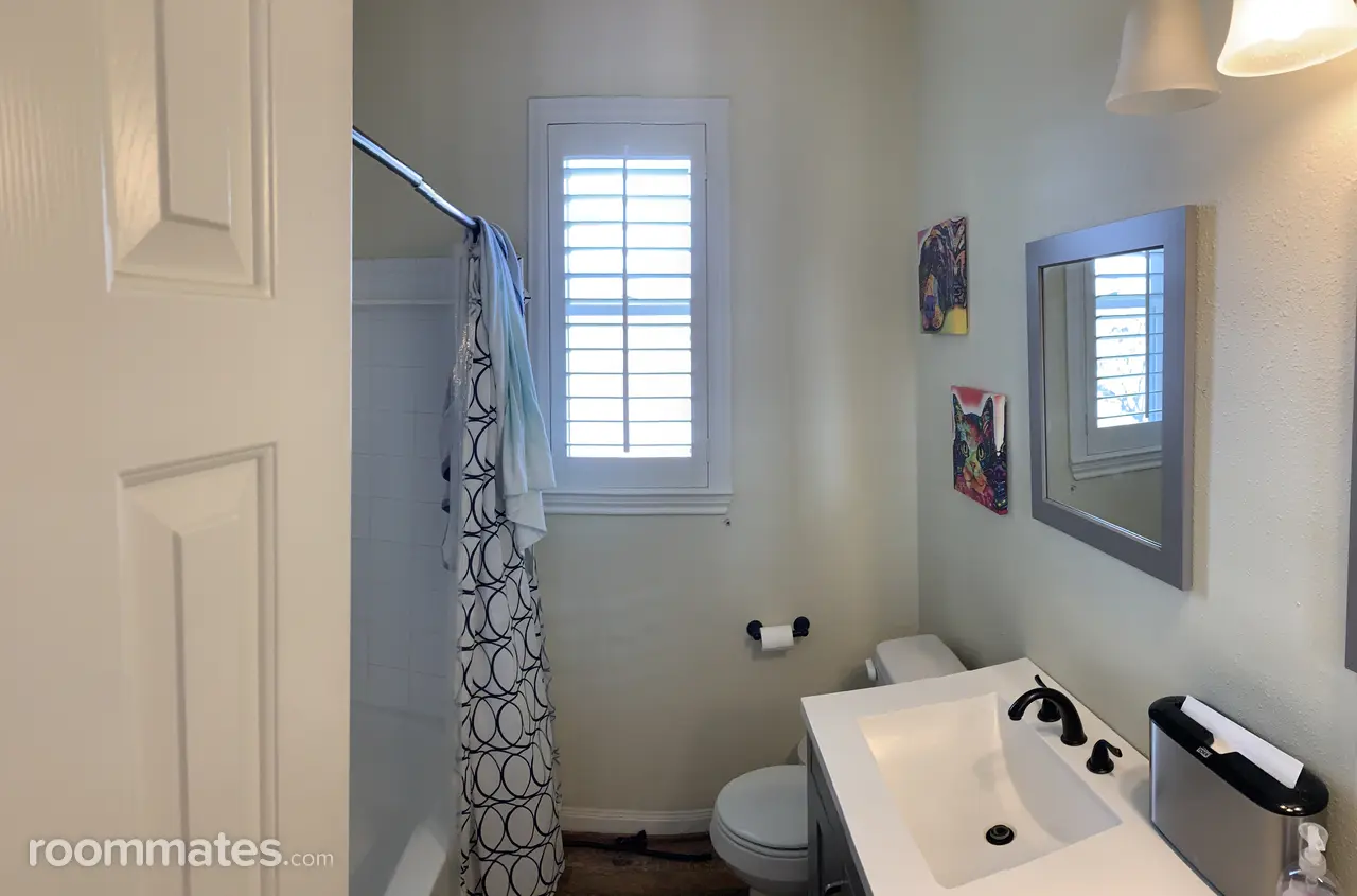 Profile photo 3 of 6