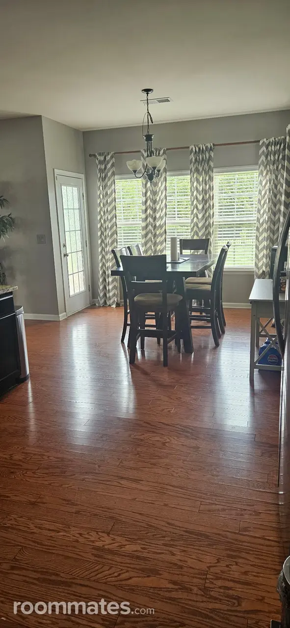 Profile photo 7 of 11