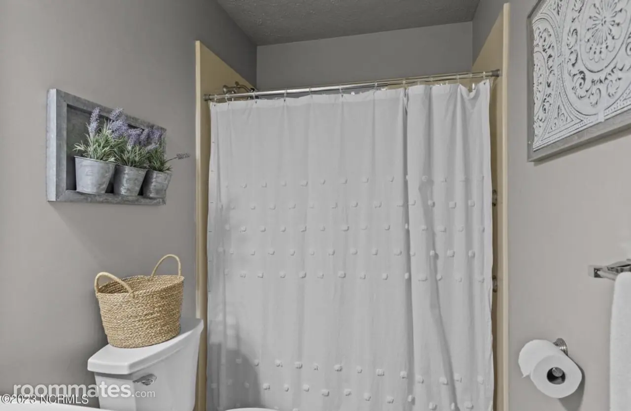 Profile photo 2 of 6