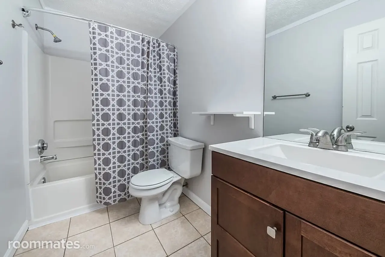 Profile photo 3 of 6