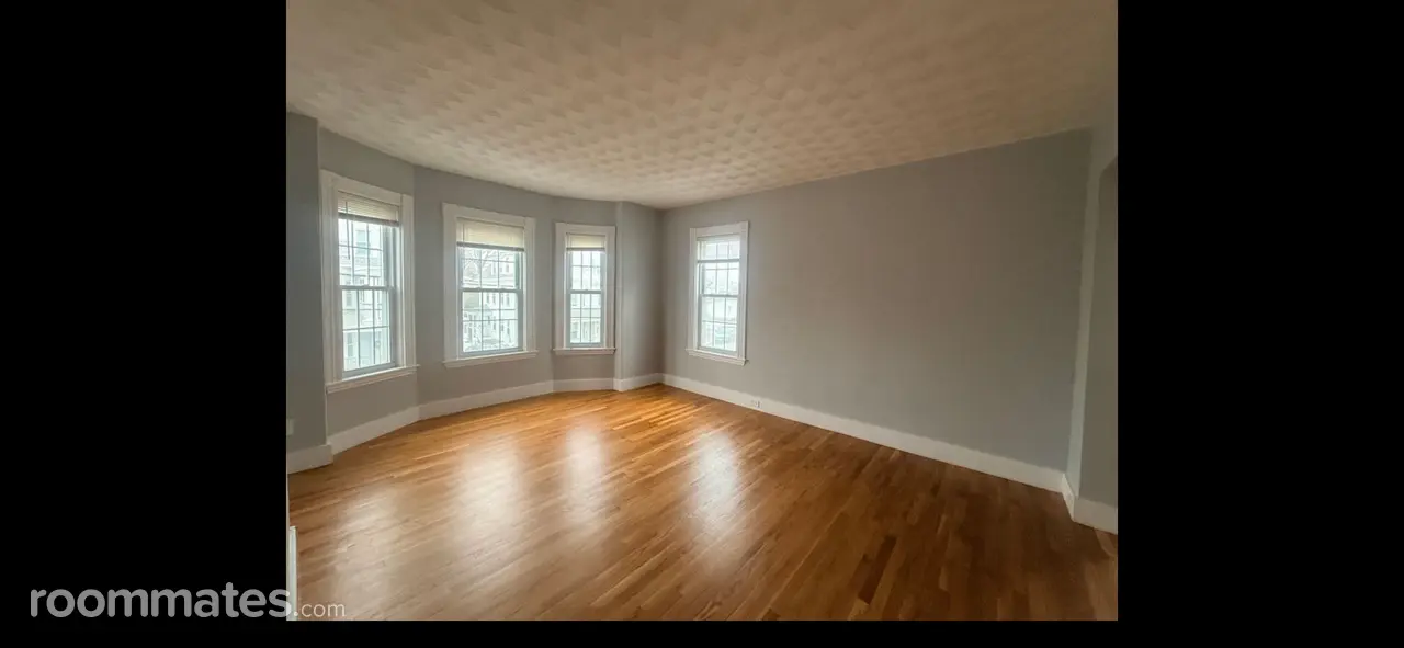 Profile photo 7 of 11