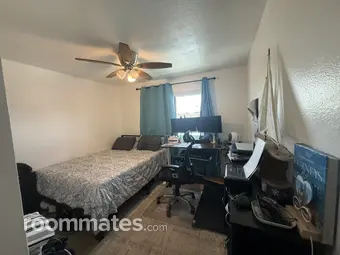 Room for rent in Huntington Beach, CA $1600, condo