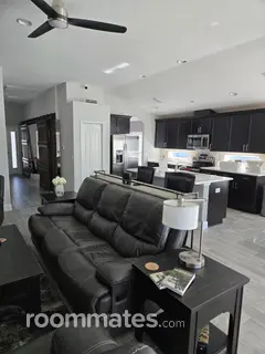 Room for rent in Tampa, FL $900, house
