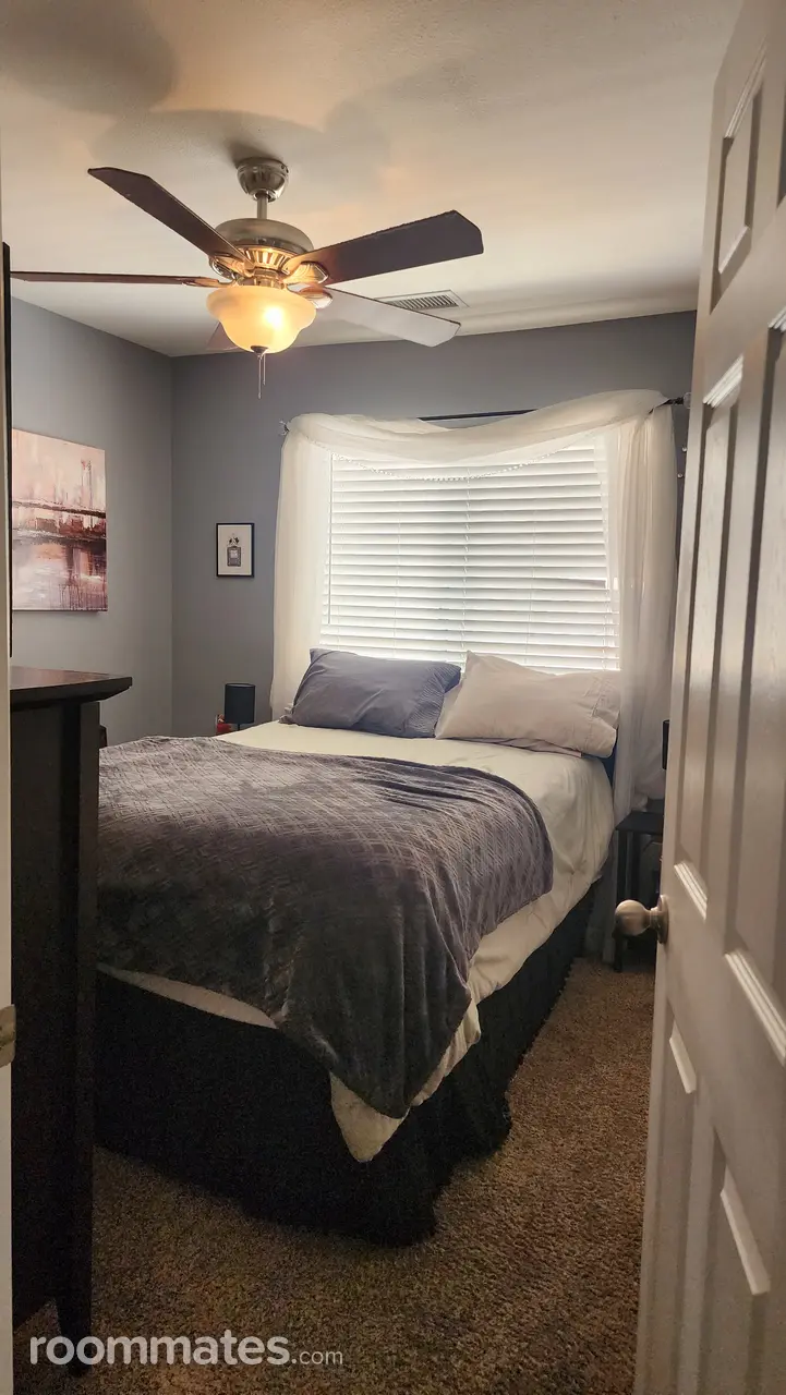 Profile photo 2 of 18