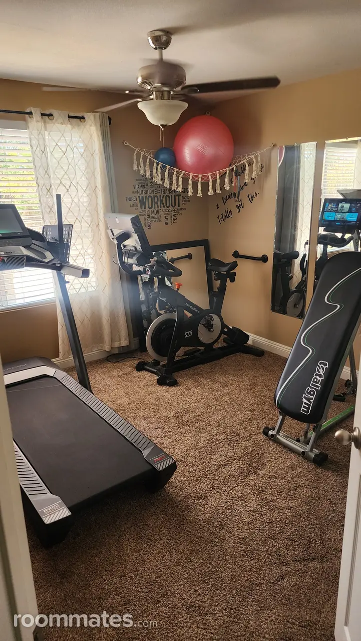 Profile photo 10 of 18