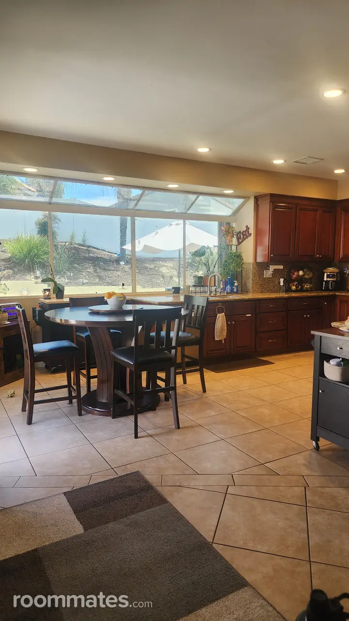 Profile photo 8 of 18