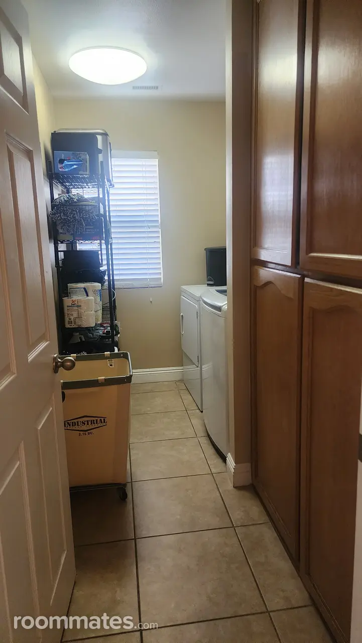 Profile photo 7 of 18