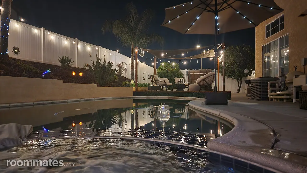 Profile photo 13 of 18