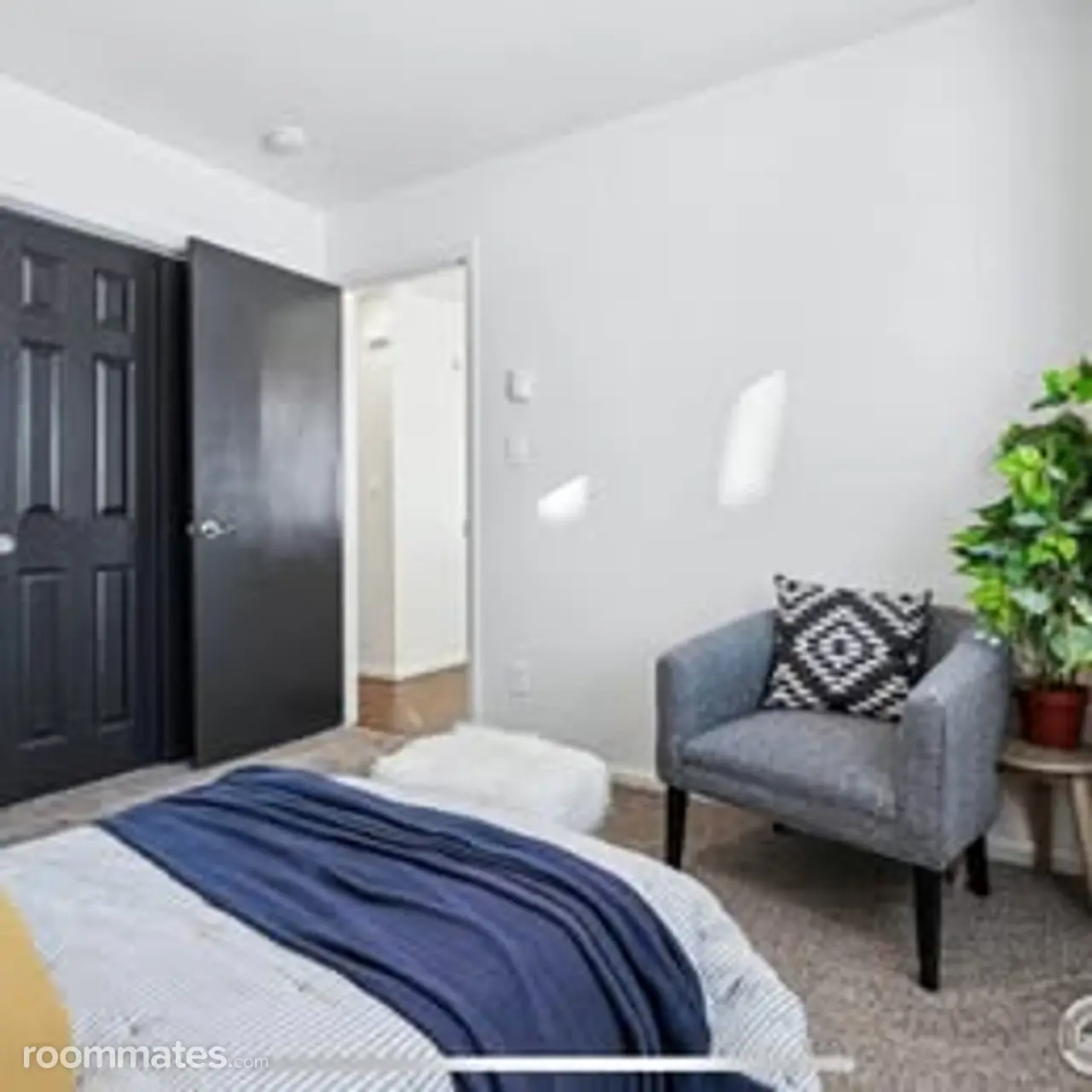 Profile photo 5 of 8