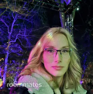 Roommate looking Island Lake, IL, $1000