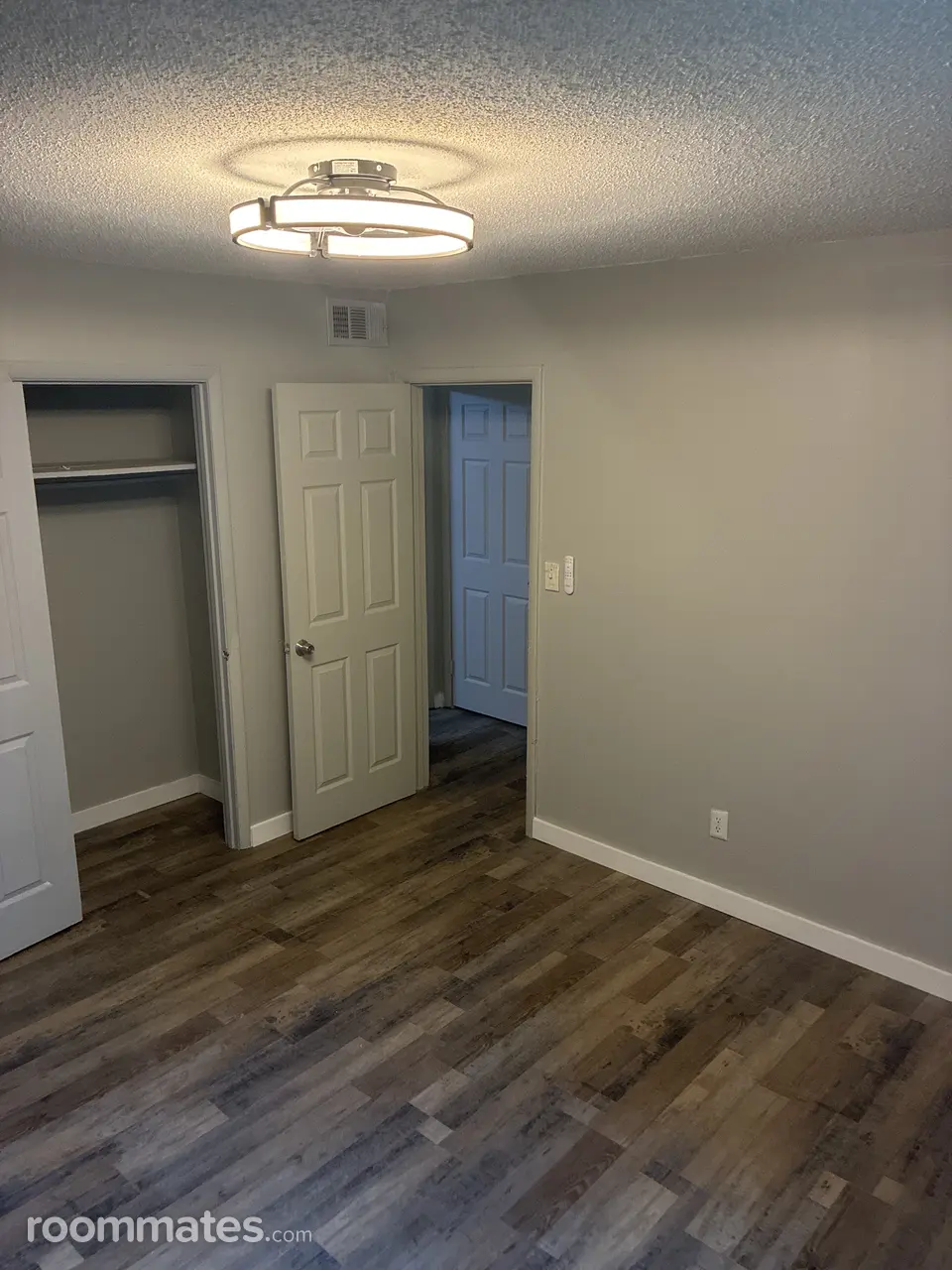 Profile photo 9 of 11