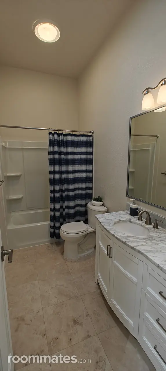 Profile photo 7 of 11