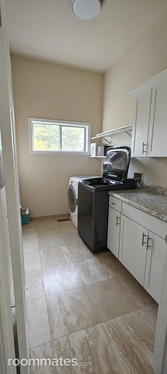 Profile photo 10 of 11