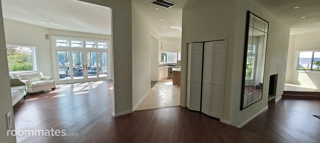 Profile photo 3 of 11